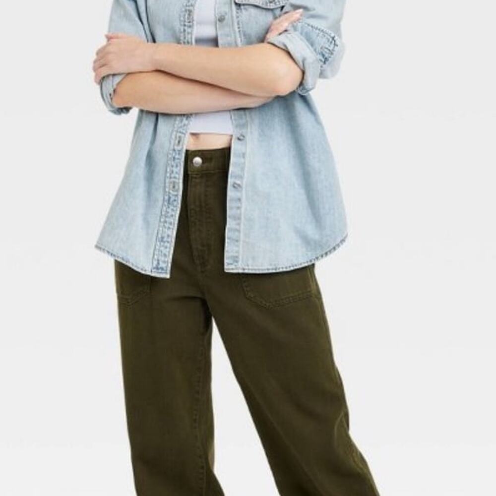 Women's EUC Universal Thread Oversized Denim Button up shirt size XS